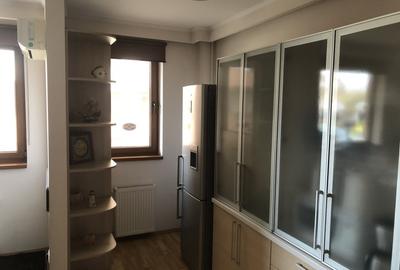 Apartament cu 3 camere decomandat în Sisești - 7