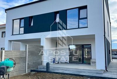 Duplex cu 4 camere cu Canalizare în Moșnița Nouă - 2