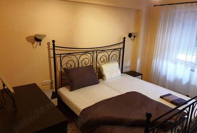Proprietar vand apartament 3 camere, Resita, central, str Libertatii - 1