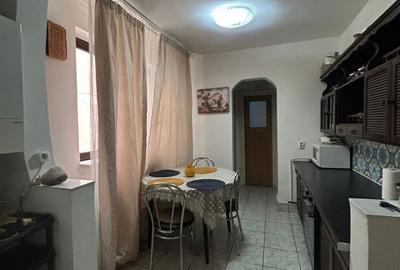 Apartament cu 3 camere decomandat în Central - 2