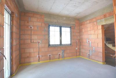 Casă cu Teren 350 Mp în Ciarda Roșie - 4