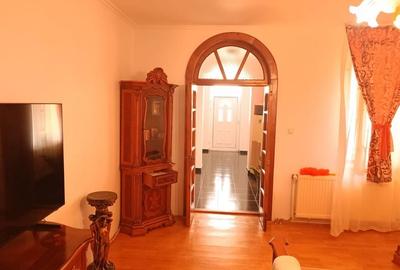 ? VILA DEOSEBITĂ DE VÂNZARE ÎN ARAD - ZONA CENTRALĂ - 13