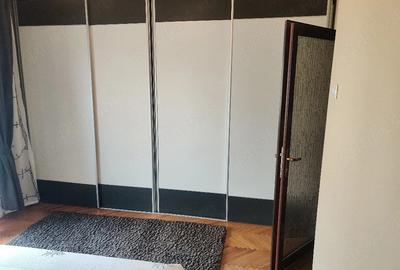 Apartament cu 3 camere decomandat în Micro 2 - 8
