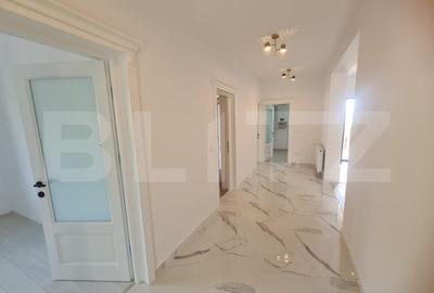 Casa, plan parter, 3 camere, Barnova