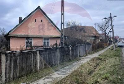 Casă cu 3 camere cu Teren 2821 Mp în Câmpulung la Tisa - 2