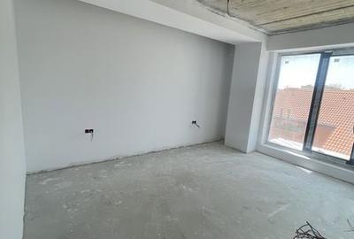 Apartament cu 2 camere decomandat în Palazu Mare - 3