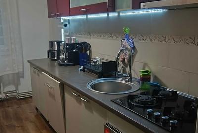 Apartament cu 3 camere decomandat în Central - 1