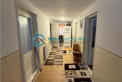 Casă individuală cu 8 camere cu Canalizare în Păulești - 13