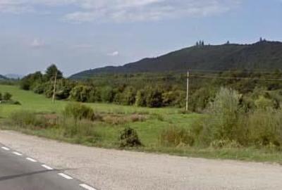 Teren de 8000 mp, în Central - 3