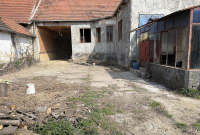 Casă cu 4 camere cu Teren 1490 Mp în Zervești - 2