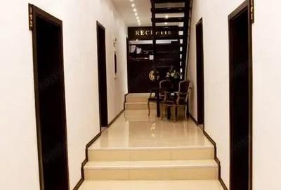 Spațiu comercial, de 600 mp, în Central - 7