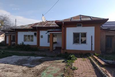 Casă cu 4 camere în Central - 2