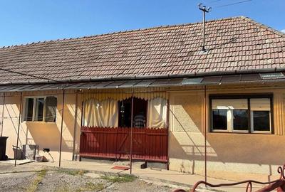 Casă cu 3 camere în Sântioana - 1
