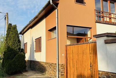 Casă cu 4 camere în Central - 1