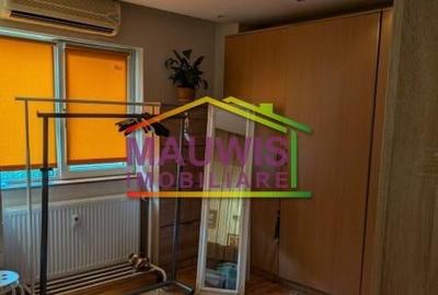 Mosilor / Eminescu / vis a vis de Bcr / et 4 / bl 1982 / - 7