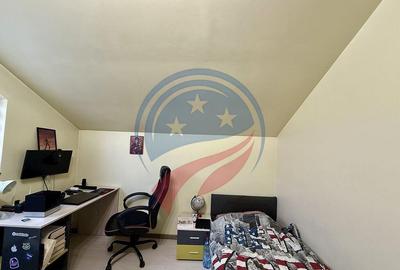 Casă cu 4 camere cu Teren 310 Mp în Romanești - 1