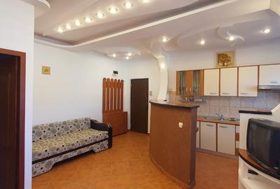 Apartament cu 2 camere semidecomandat, mobilat în Calea Poplăcii
