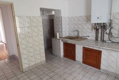 Apartament 3 camere; etaj 1; micro 11; Certif. Energ. clasa A - 7