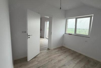 Apartament cu 3 camere decomandat în Giarmata - 1