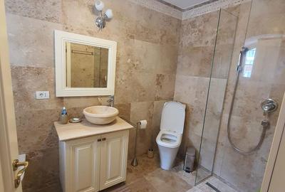 Casă cu 8 camere cu Teren 1100 Mp în Central - 16