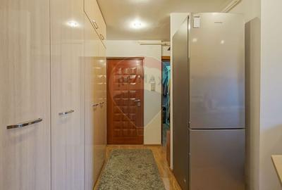 Apartament cu 2 camere decomandat, mobilat în Tractorul - 9