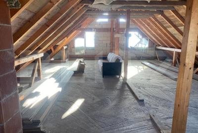Casă cu 6 camere cu Teren 600 Mp în Central - 1