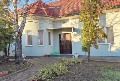 Casă cu 7 camere cu Teren 500 Mp în Central - 2
