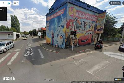 Spațiu comercial, de 335 mp, în Central - 4