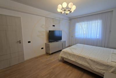 Apartament cu 3 camere decomandat, mobilat în Central - 12