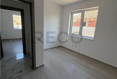 Casă cu 4 camere cu Teren 719 Mp în Nojorid - 3