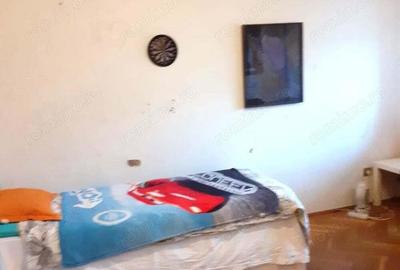 4 cam dec loc parcare in curte vedere intre Tribunal si Punctele Cardinale - 3