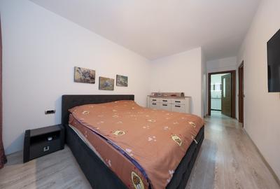 Apartament cu 2 camere decomandat în Tractorul - 9