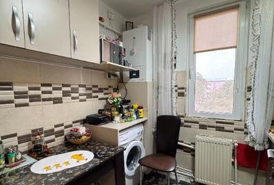 Vand apartament cu 2 camere decomandat - 8