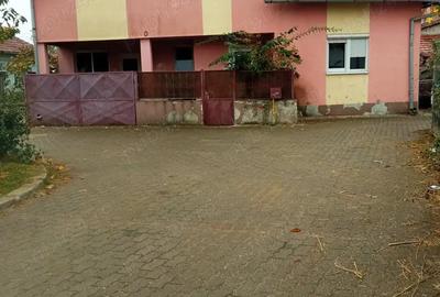 Apartament cu 3 camere decomandat în Central - 2