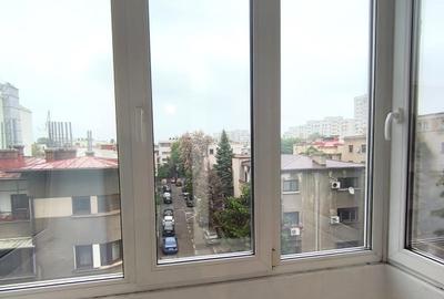 Apartament cu 2 camere decomandat în P-ța Victoriei - 3