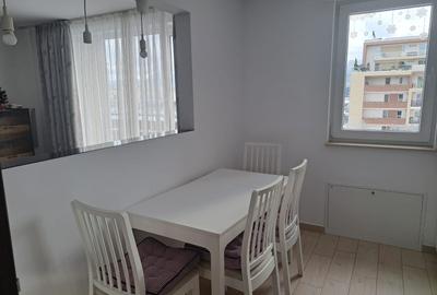 Apartament cu 2 camere decomandat în Tractorul - 11