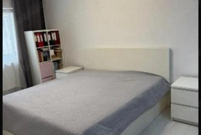 Apartament cu 4 camere decomandat în Lipovei