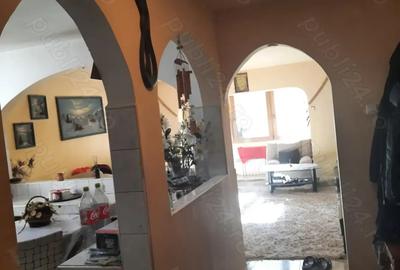 De vanzare apartament 3 camere girocului vladeasa - 1