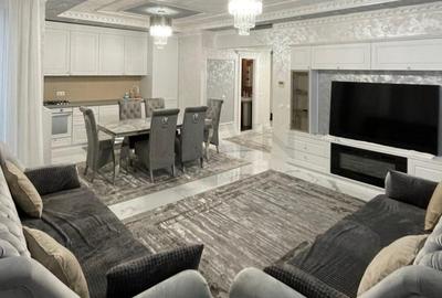 Apartament cu 3 camere decomandat în Splaiul Unirii