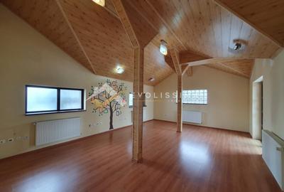 Casă individuală cu 8 camere cu Canalizare în Calea București - 2