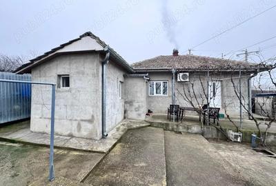 Casă cu 2 camere cu Teren 540 Mp în Fetești-Gară - 1