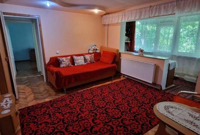 Apartament cu 2 camere semidecomandat în Girocului