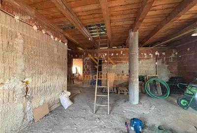 Casă cu 2 camere cu Teren 6754 Mp în Lăzăreni - 11