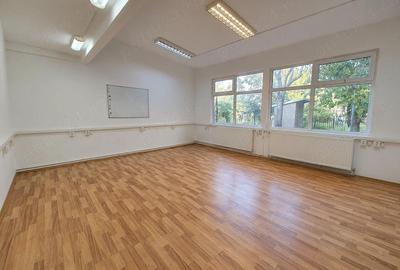 Spațiu comercial, de 25 mp, în Central - 3