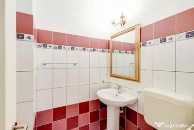 Apartament cu 3 camere decomandat în P-ța Muncii
