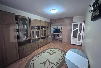 Apartament cu 4 camere decomandat, mobilat în 9 Mai - 10