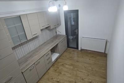 Apartament cu 3 camere decomandat în Dacia