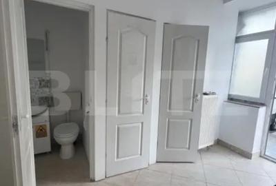 Spațiu comercial, de 60 mp, în Central - 3