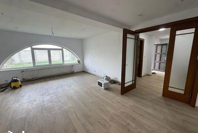 Casă cu Teren 1100 Mp în Central - 9