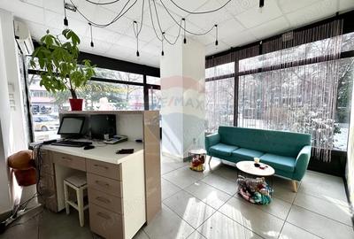 Spațiu comercial, de 56 mp, în Moșilor